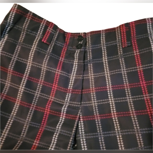 Nike Golf Shorts In Dark Grey and Red Plaid Check 6 - Picture 2 of 4